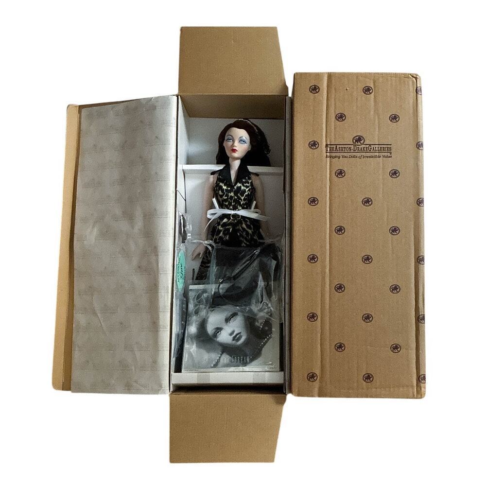 Ashton Drake Gene Marshall “Spotted in the Park" Dressed FAO Schwarz Doll NRFB